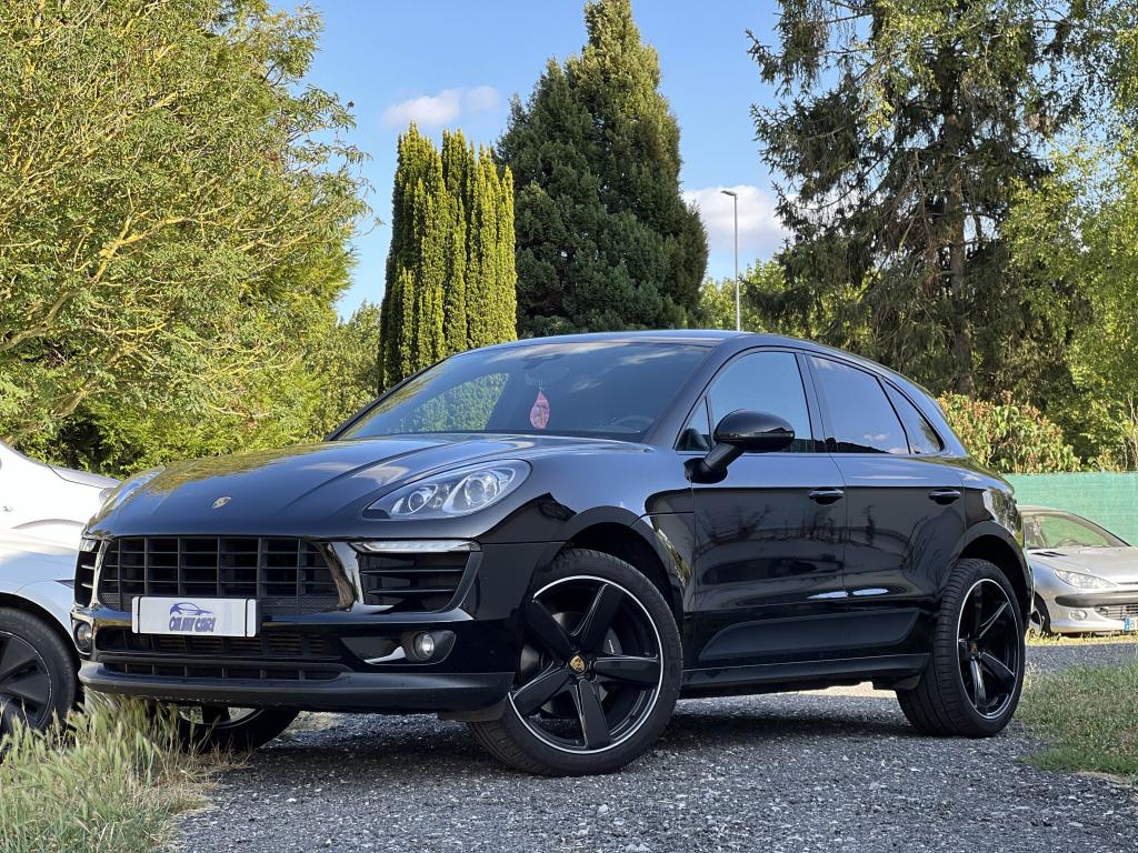 PORSCHE MACAN
