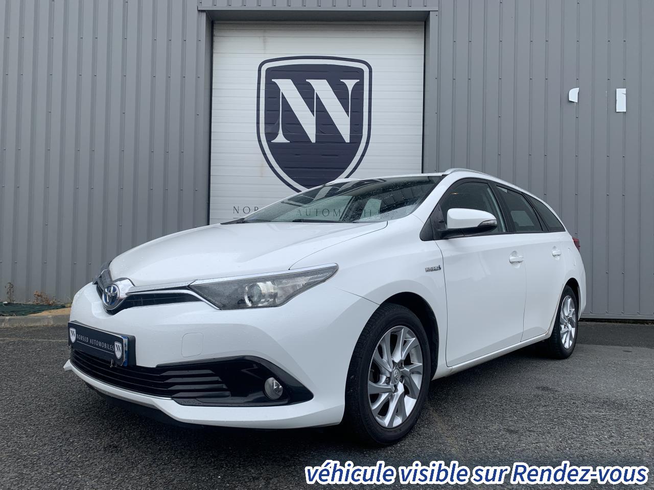 TOYOTA AURIS Touring Hybride 136h CVT Design