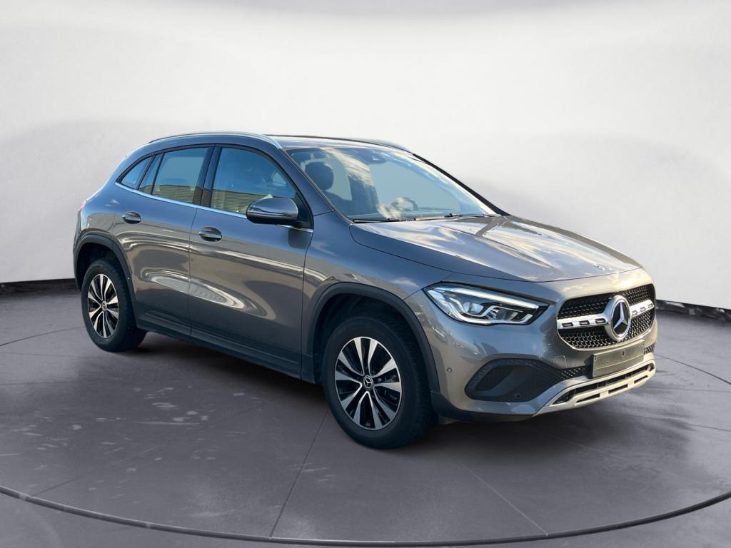 MERCEDES GLA