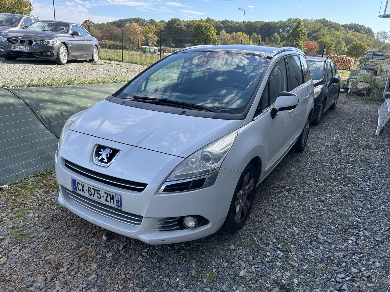 PEUGEOT 5008