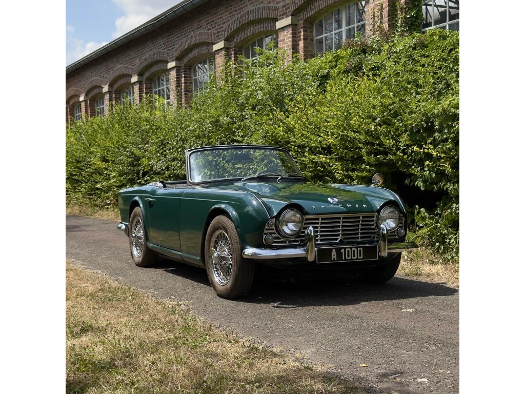 TRIUMPH TR4