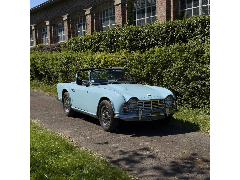TRIUMPH TR4A