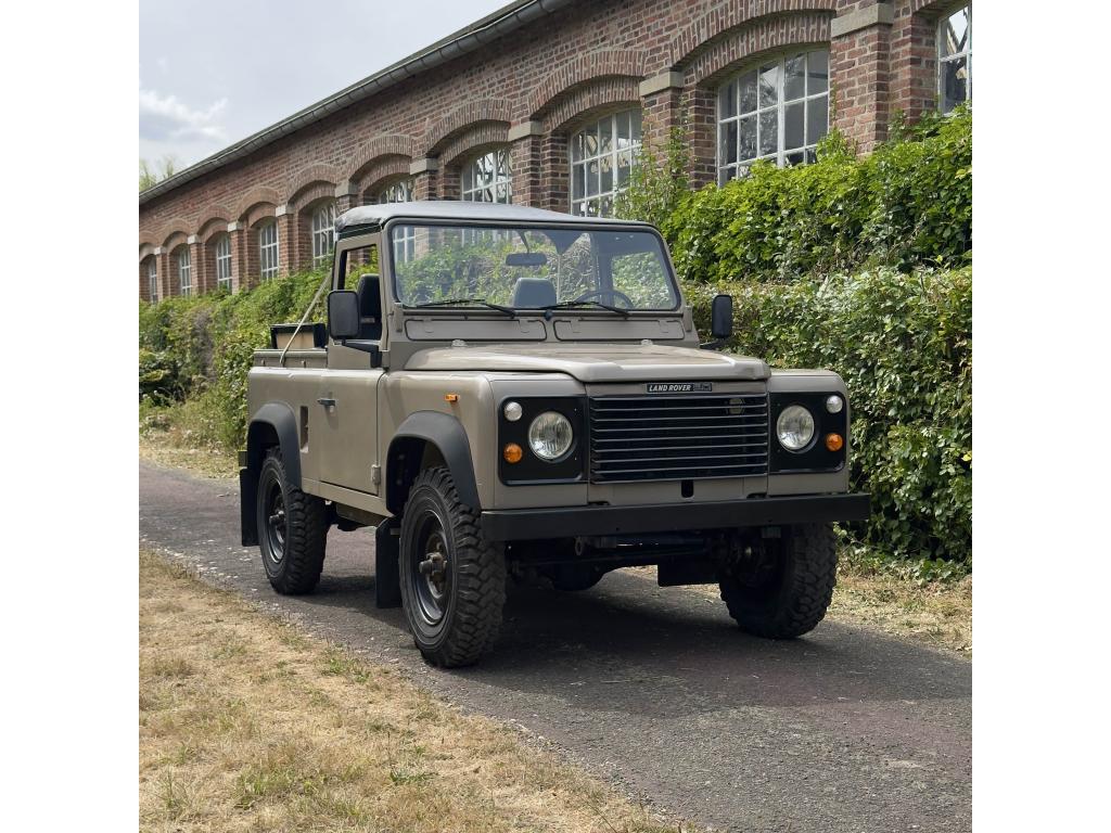 LAND ROVER DEFENDER 90 V8 - 1ere Main
