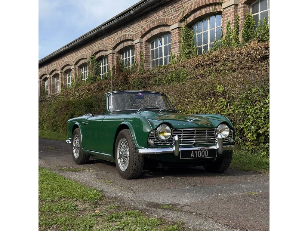 TRIUMPH TR4