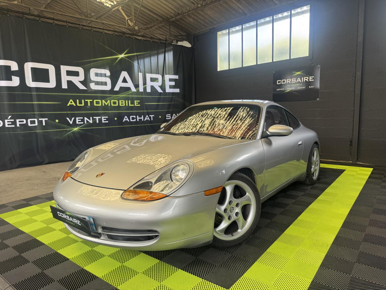PORSCHE 911