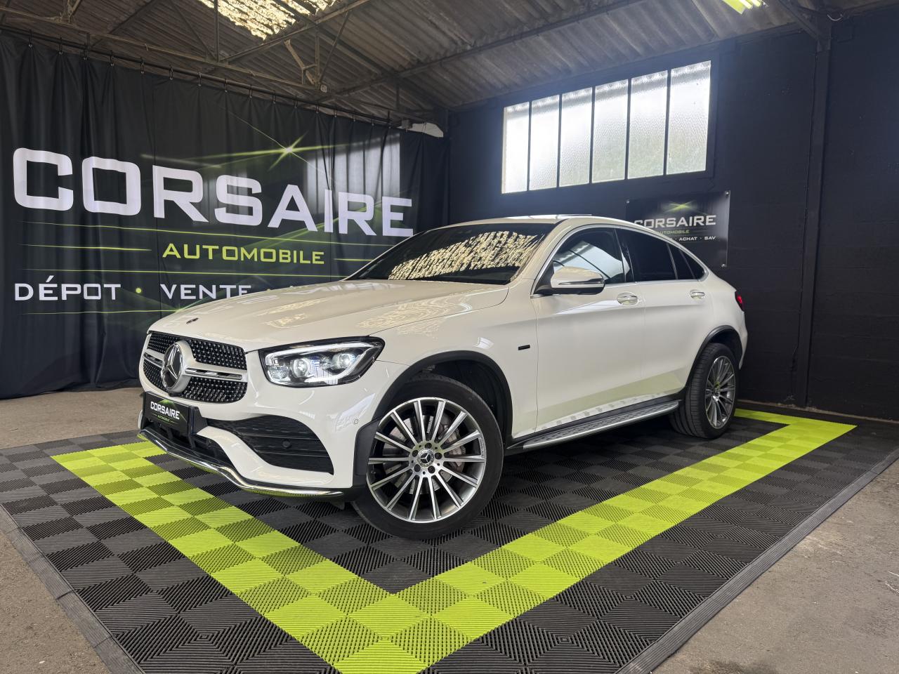 MERCEDES GLC