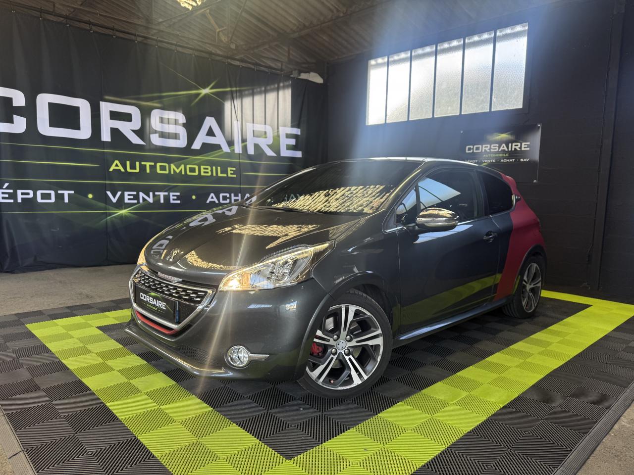 PEUGEOT 208