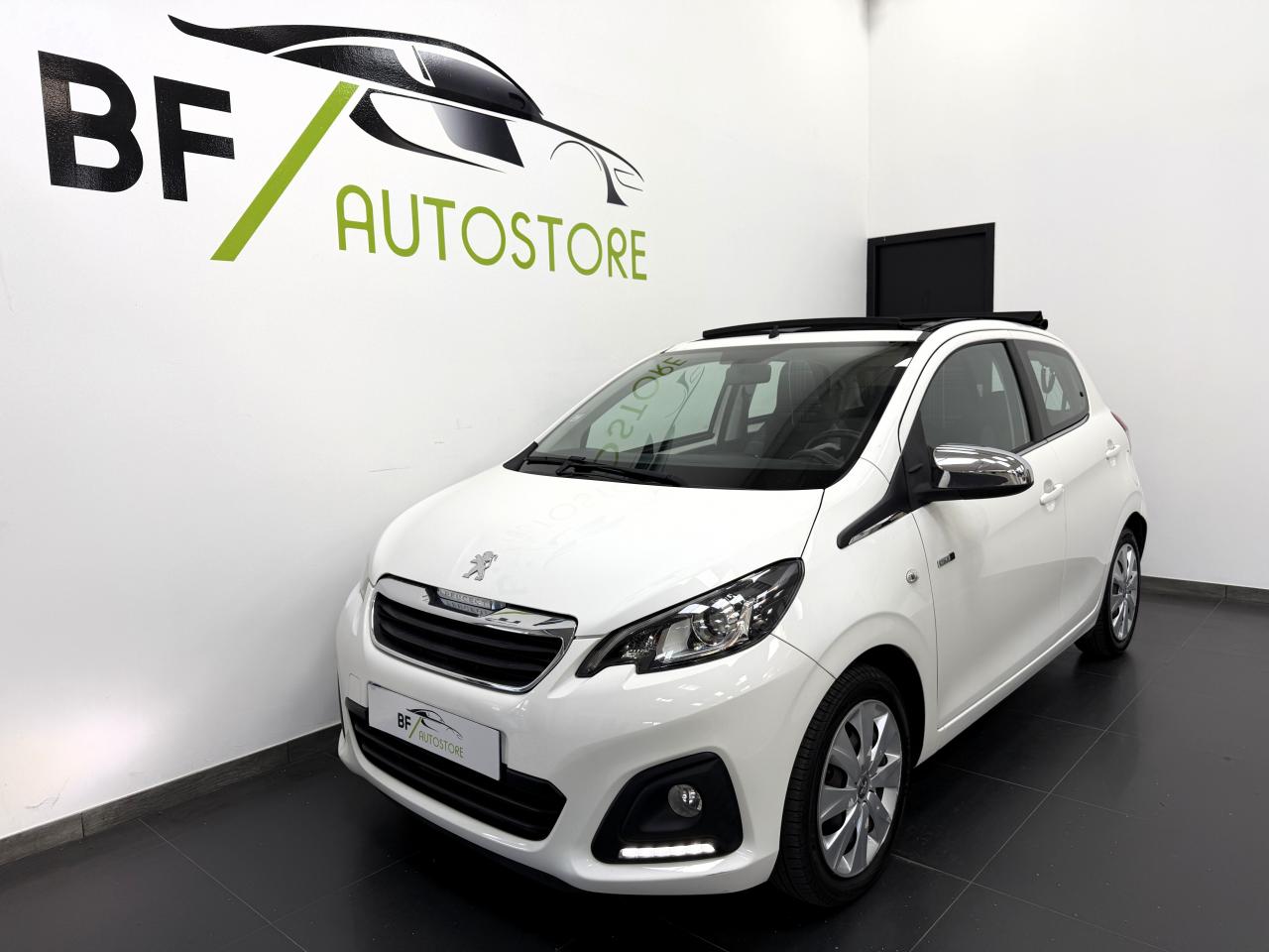PEUGEOT 108 1.0 VTi 68  BERLINE Top ! Style (MOTEUR TOYOTA A CHAINE DE DISTRIBUTION)