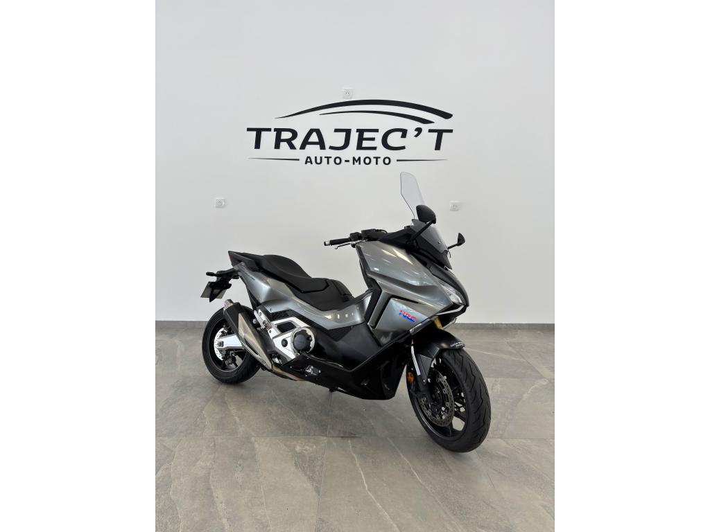 HONDA FORZA 750
