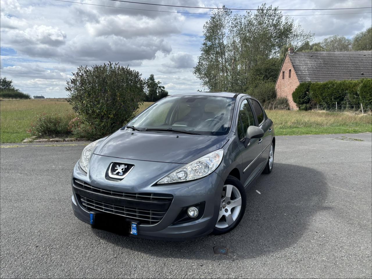 PEUGEOT 207
