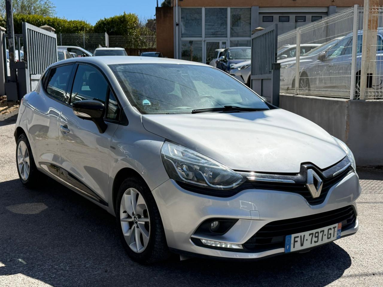 RENAULT CLIO