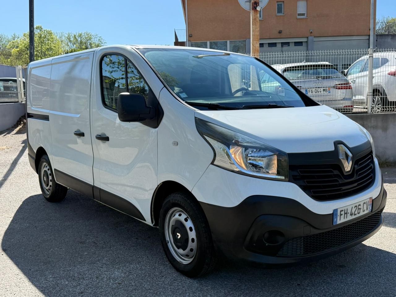RENAULT TRAFIC