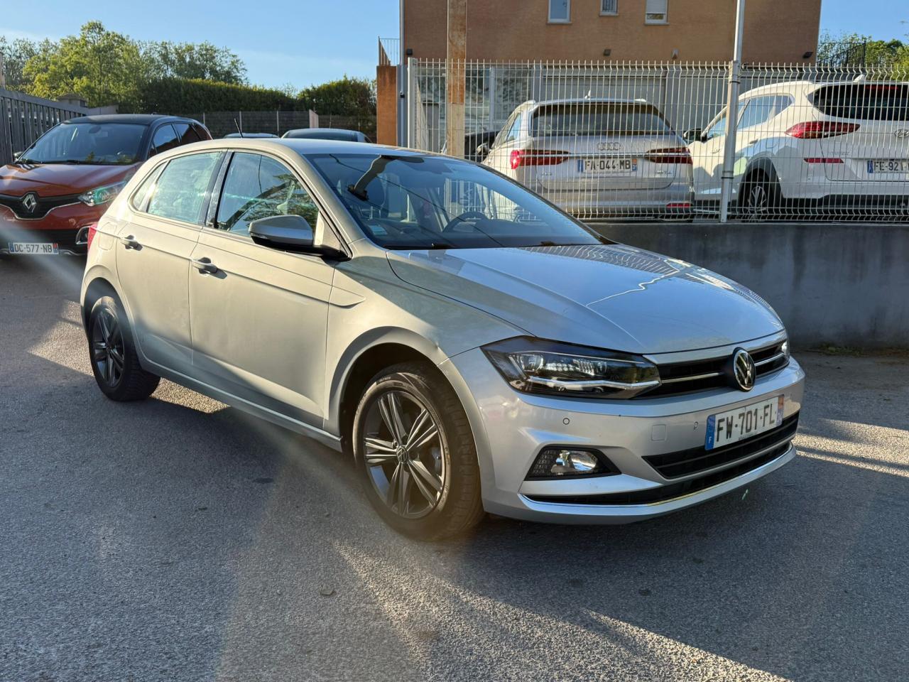 VOLKSWAGEN POLO