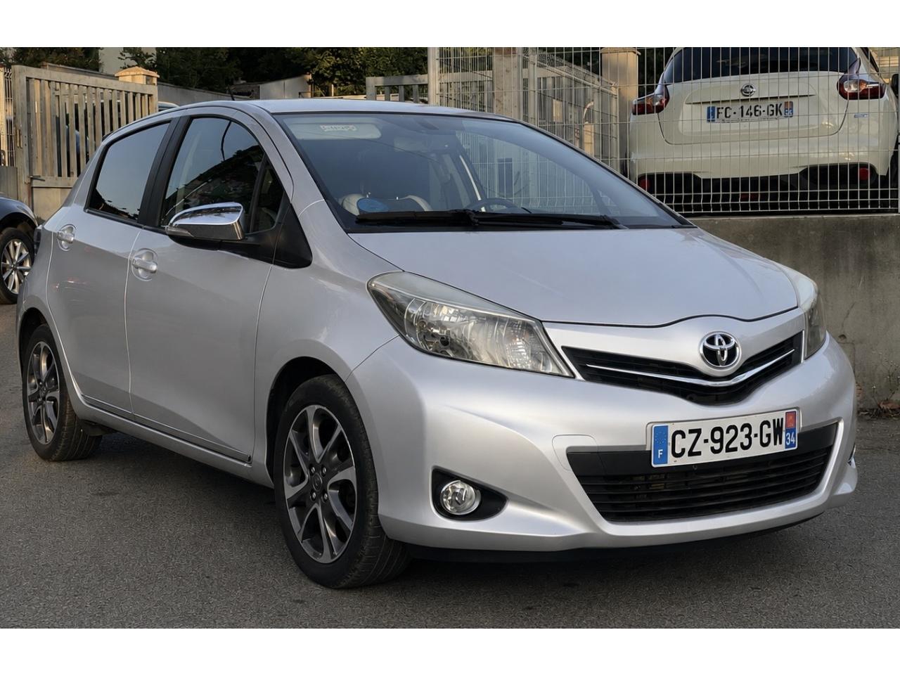 TOYOTA YARIS 1.3 - 100 VVT-i  III Design TOIT PANO