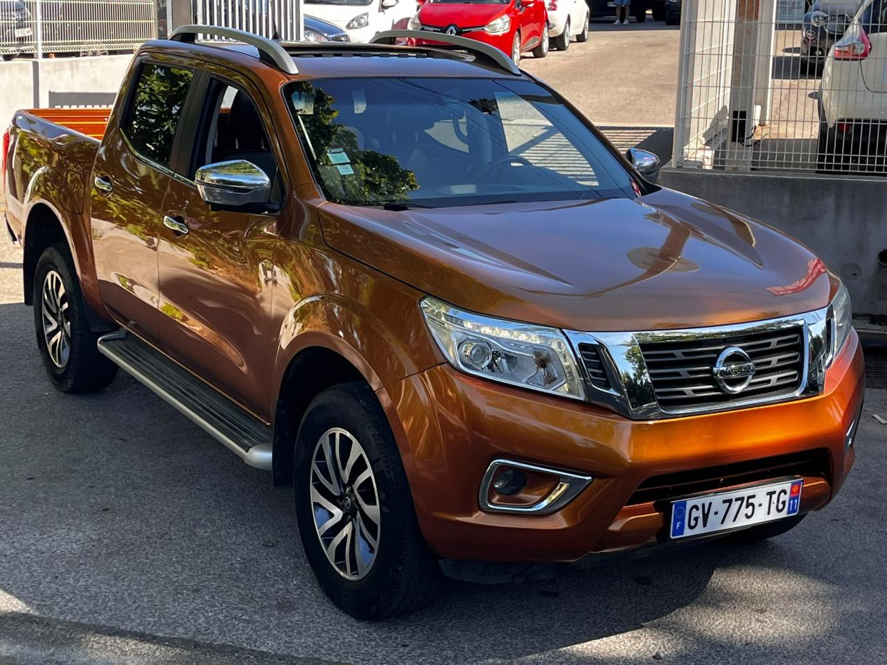NISSAN NP300 NAVARA Navara 2.3 dCi - 190  PICK UP DOUBLE CABINE SEULEMENT 33 000 KM