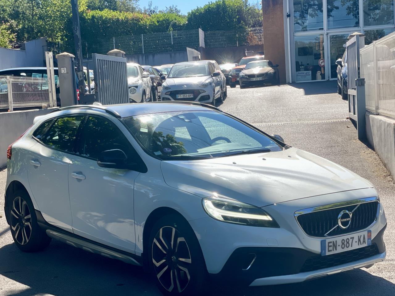 VOLVO V40 CROSS COUNTRY