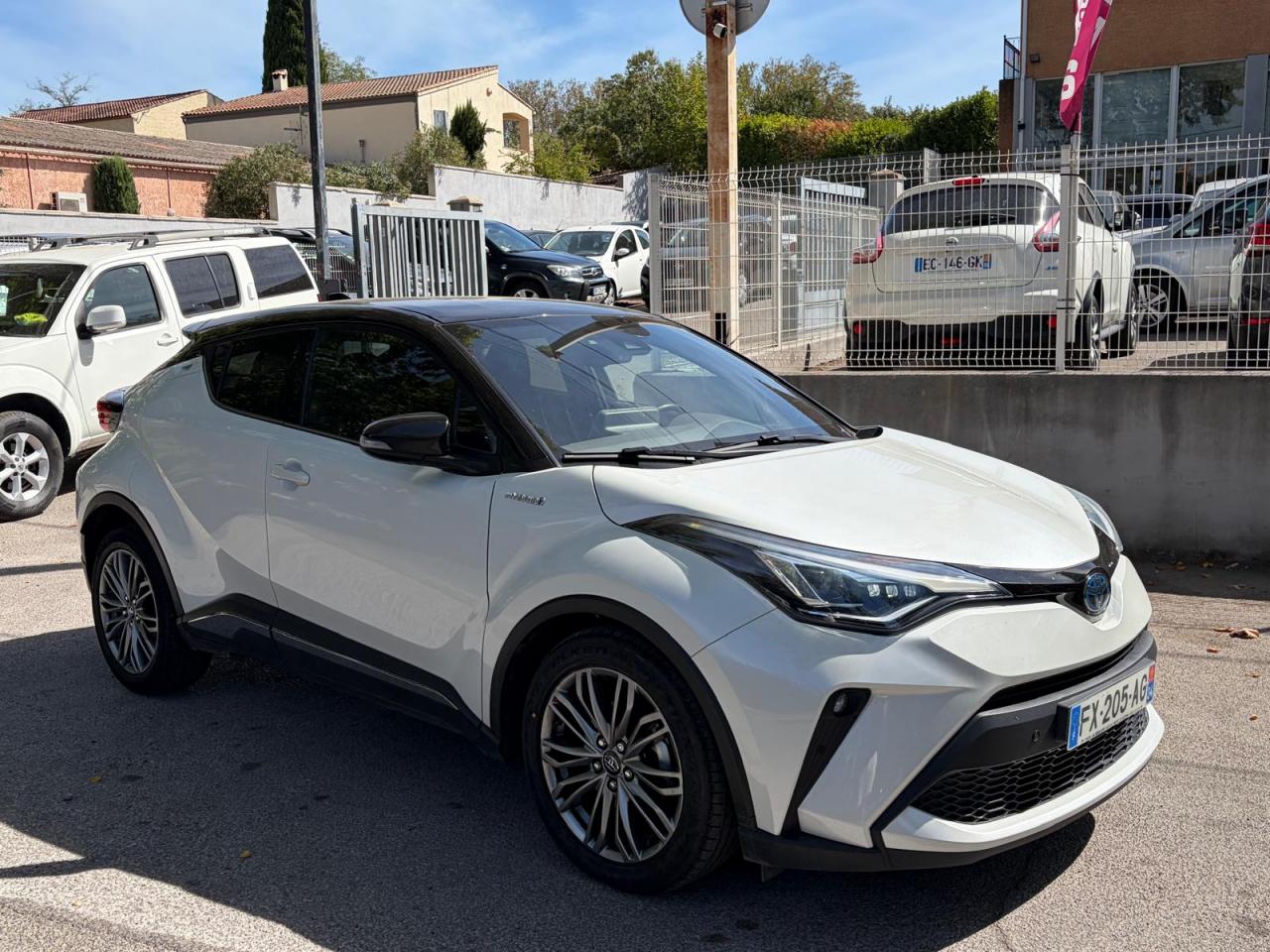 TOYOTA C-HR 1.8 Hybrid - BV e-CVT Distinctive ENTRETIEN COMPLET TOYOTA