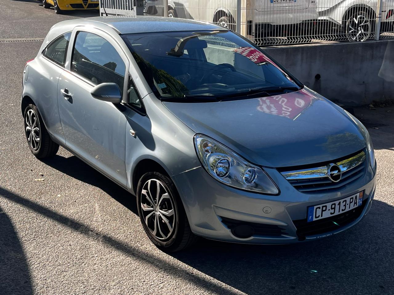 OPEL CORSA 1.2i Twinport  D Enjoy SEULEMENT 112 000 KM