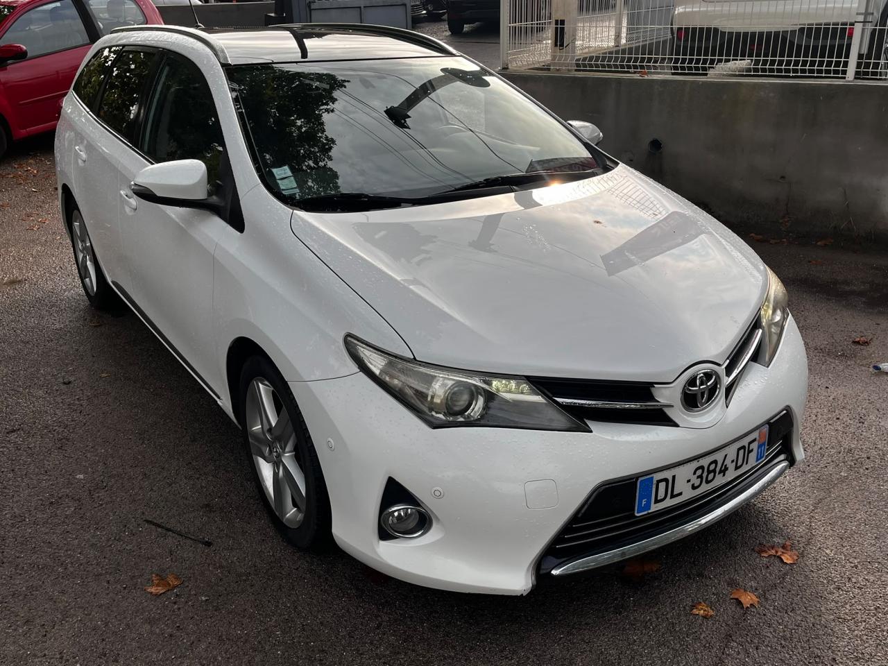 TOYOTA AURIS TOURING SPORTS 124 D-4D Style