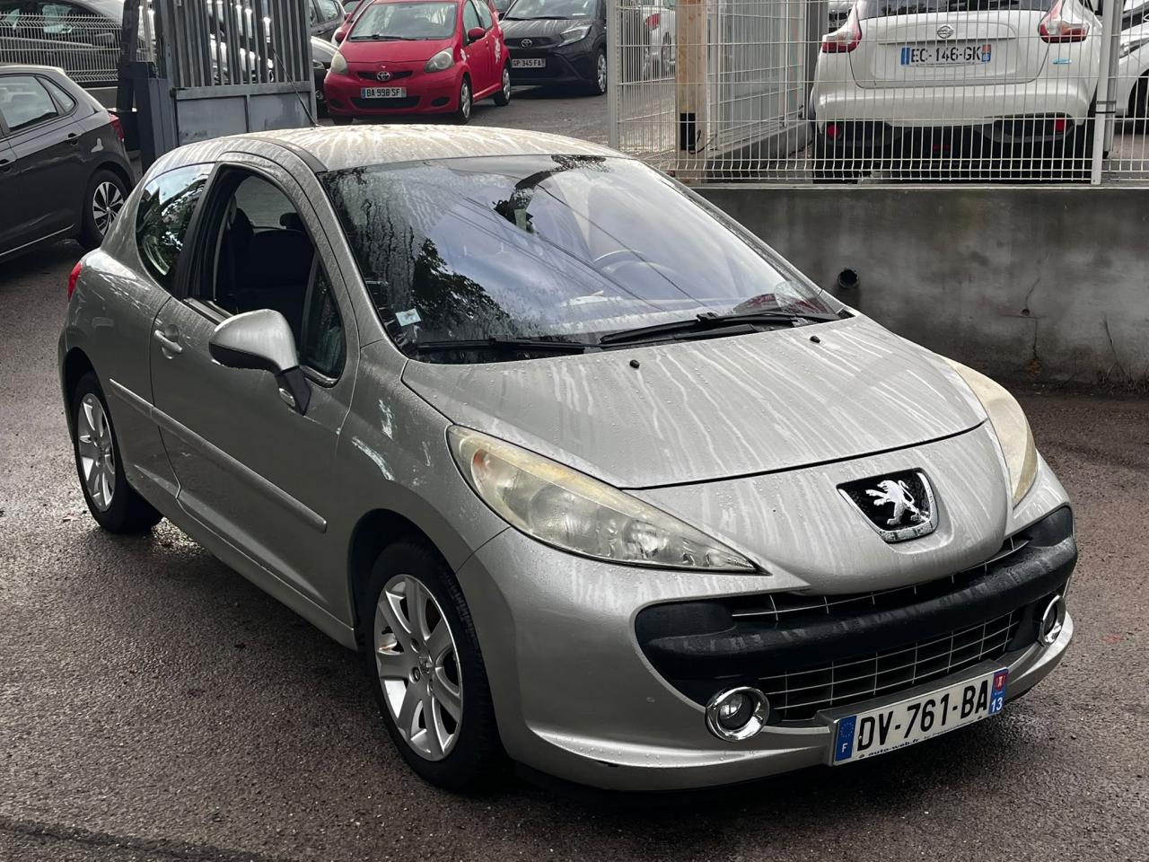 PEUGEOT 207
