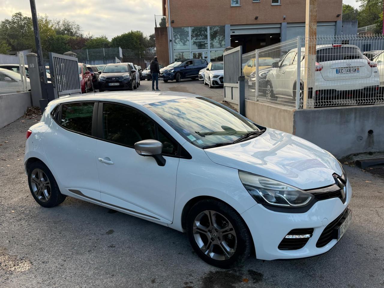 RENAULT CLIO