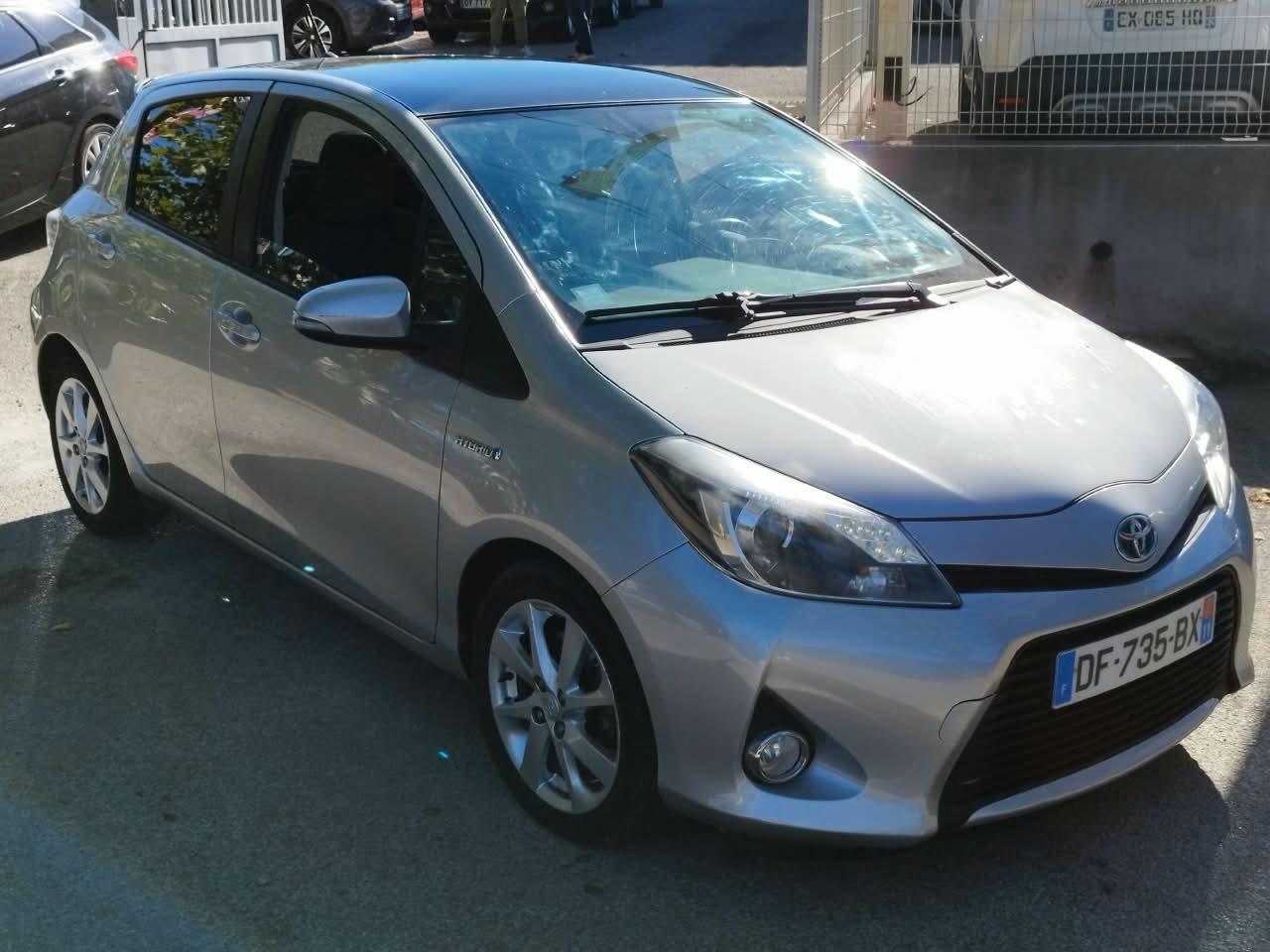TOYOTA YARIS Hybride 100h - BV CVT  Style ENTRTETIEN COMPLET
