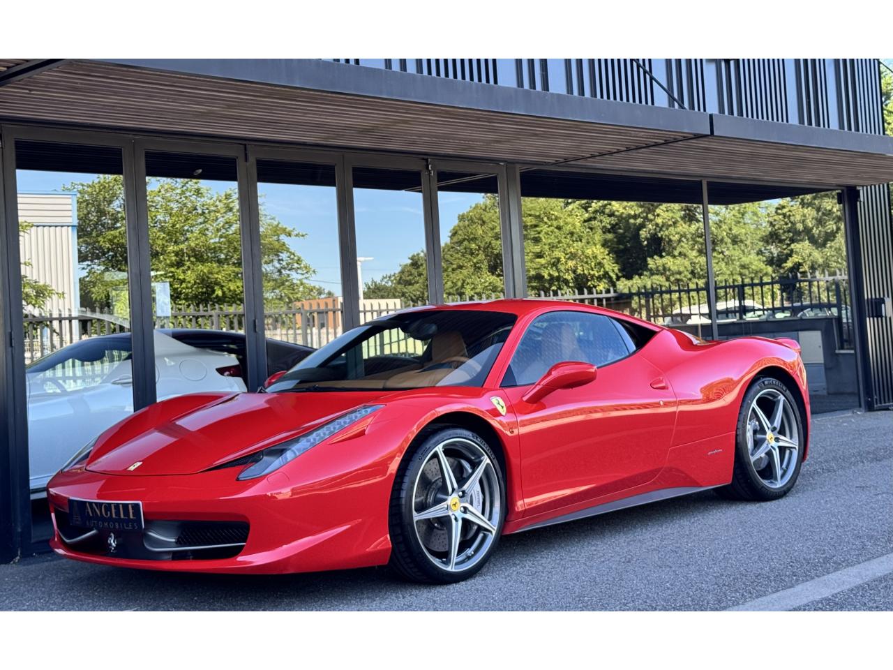 FERRARI 458