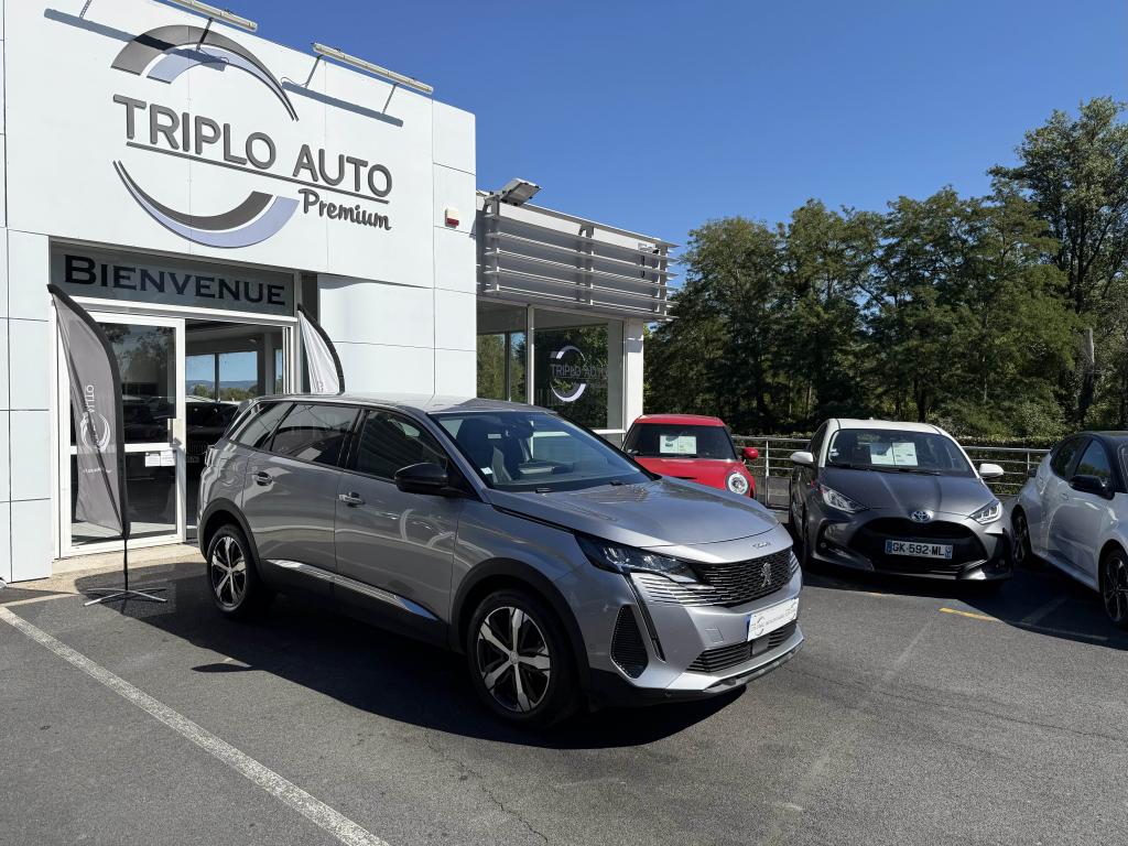 PEUGEOT 5008