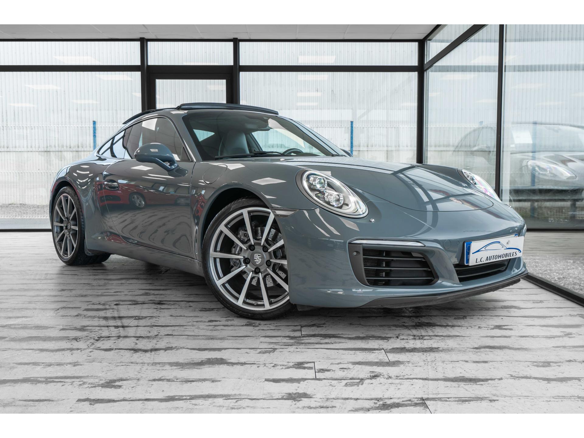 PORSCHE 911