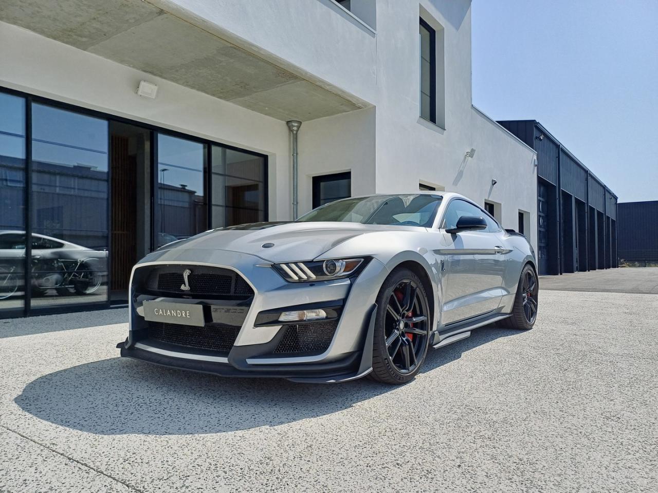 FORD MUSTANG