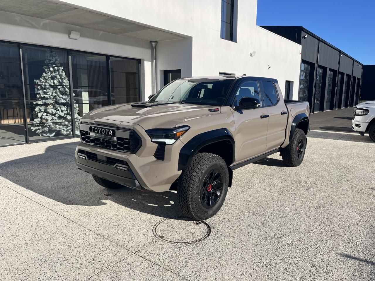 TOYOTA TACOMA