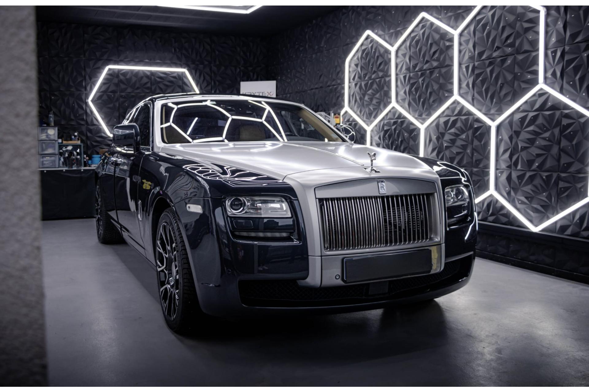 ROLLS-ROYCE GHOST