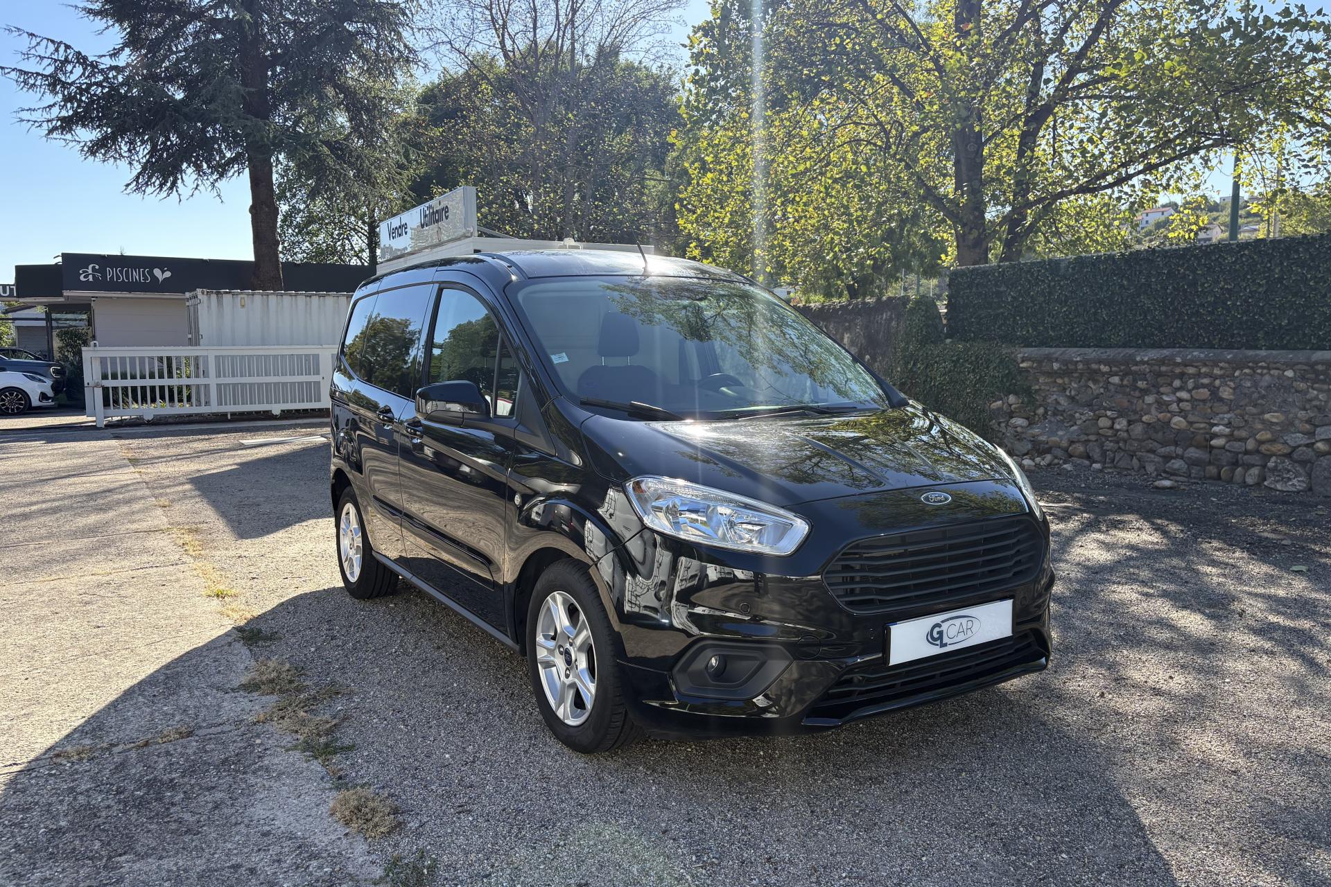 FORD TRANSIT COURIER