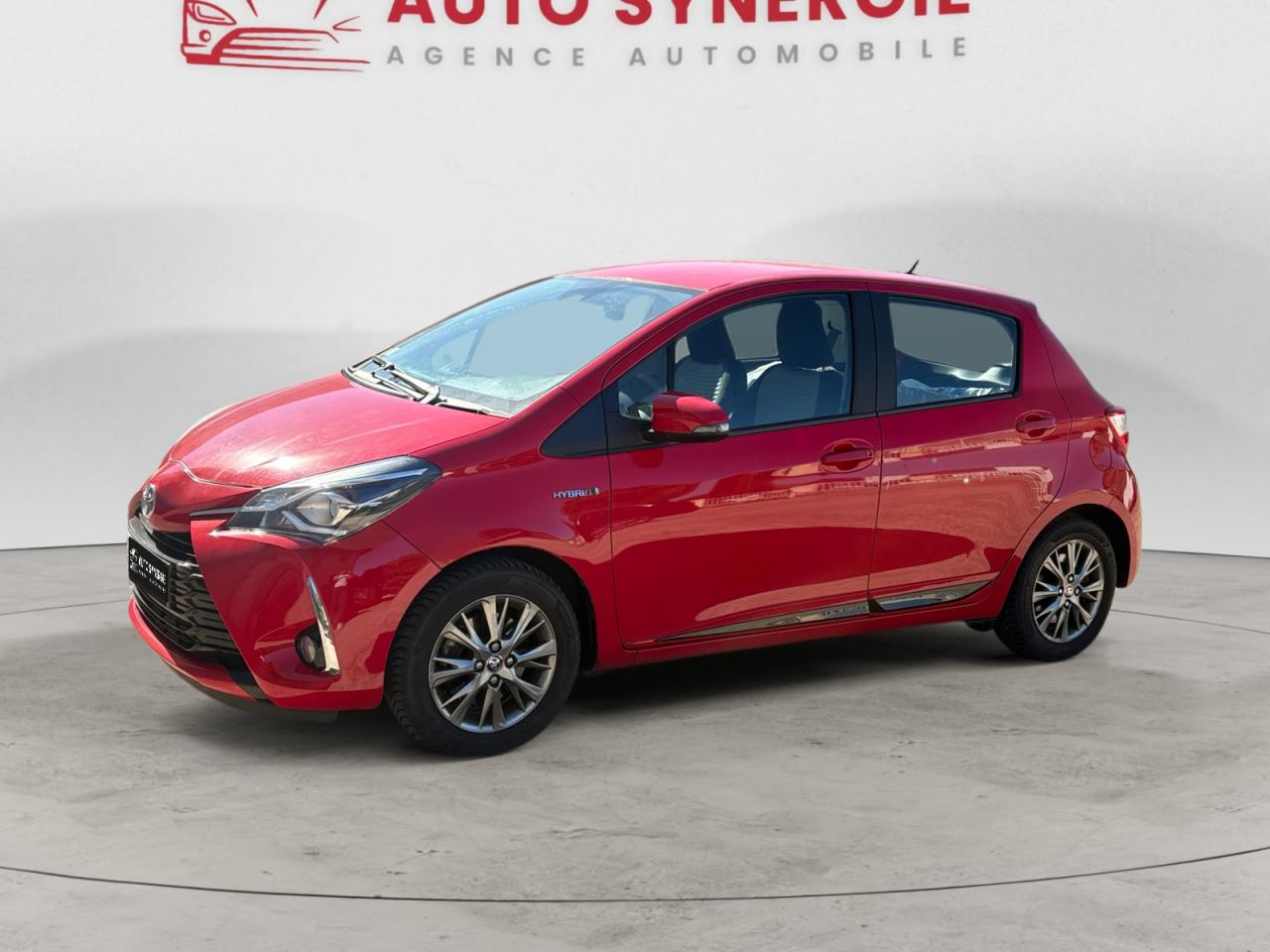 TOYOTA YARIS Hybrid 100h - BV e-CVT boite auto / caméra de recul /