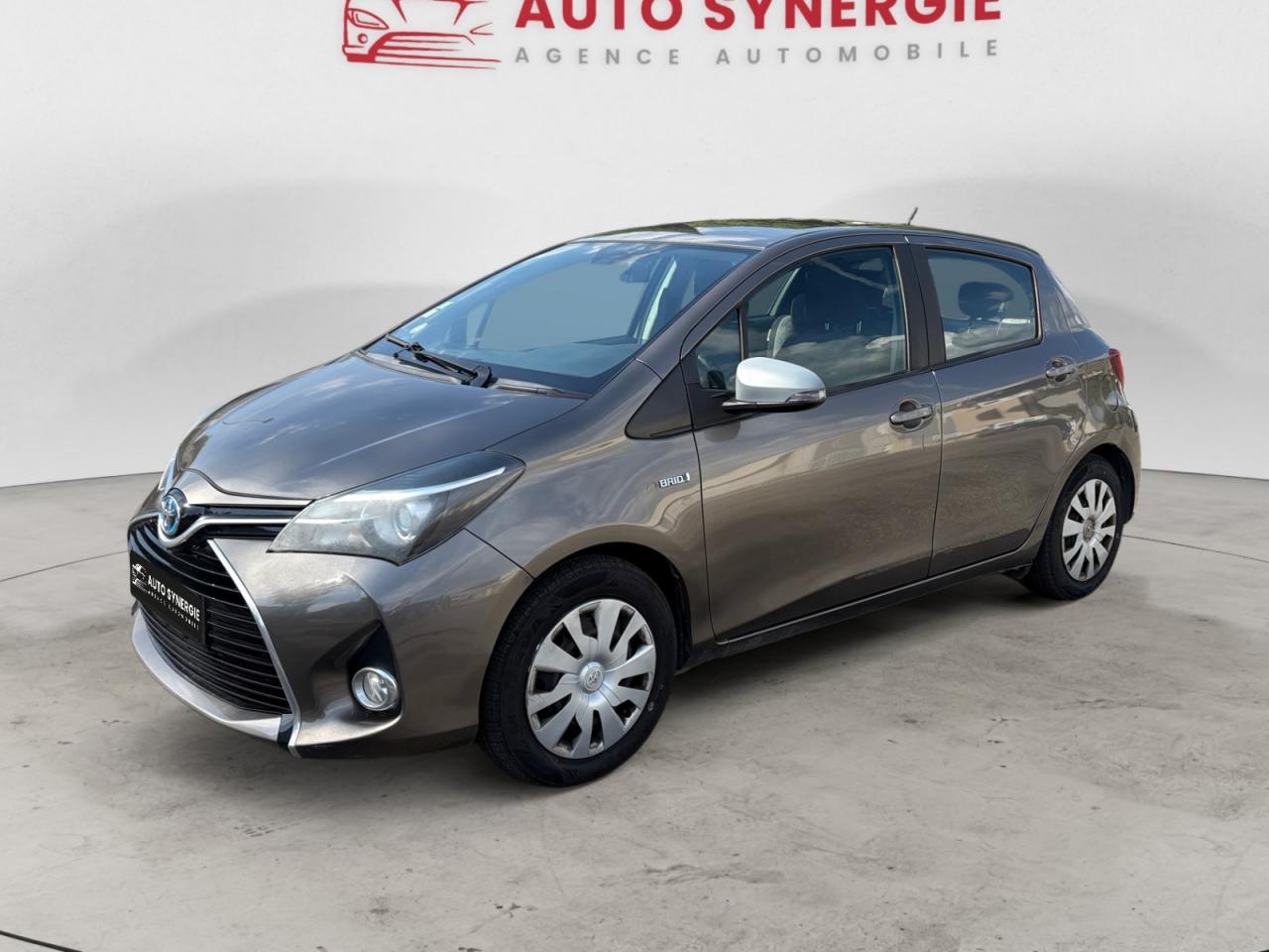 TOYOTA YARIS Hybride 100h - BV e-CVT 2016  III Design PHASE 2