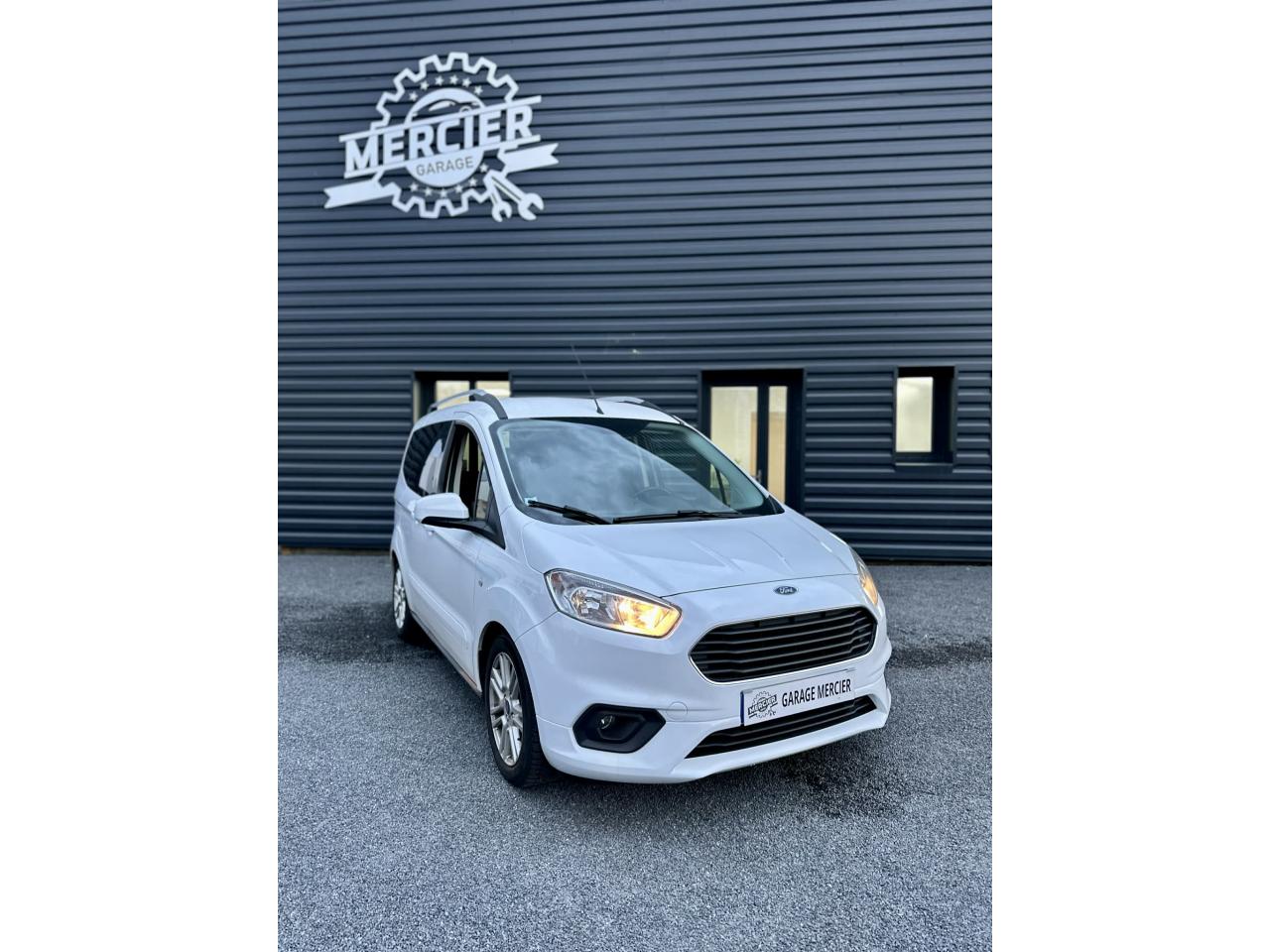 FORD TRANSIT COURIER/TOURNEO COURIER Tourneo Courier 1.5 TDCi - 100 S&S TOURNEO COURIER COMBI Titanium PHASE 2