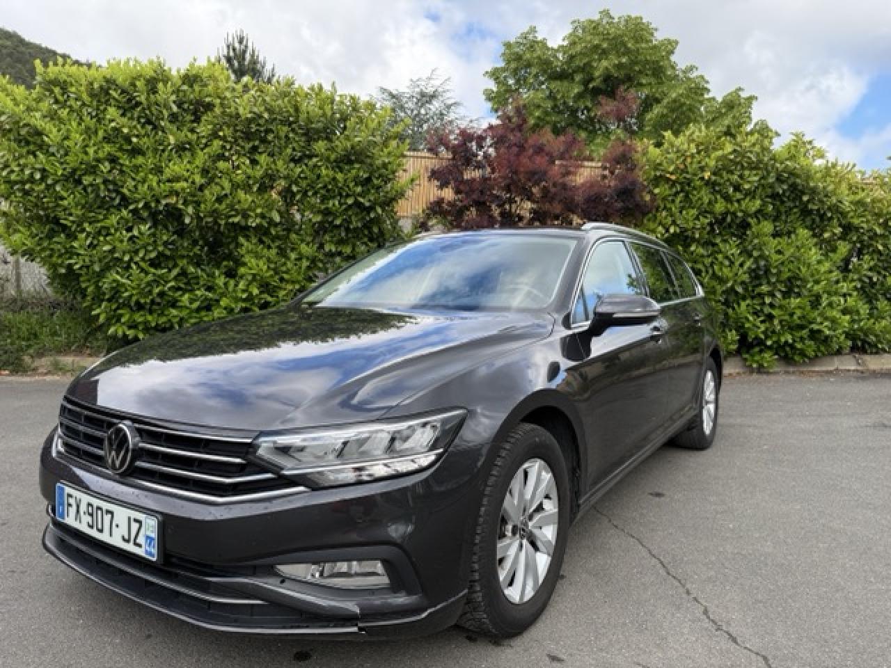 VOLKSWAGEN PASSAT