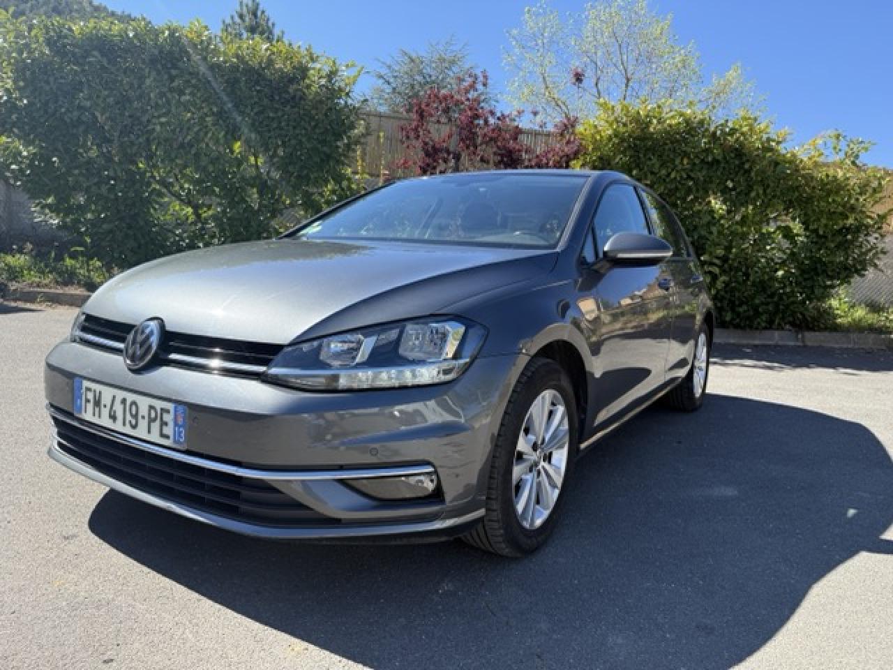 VOLKSWAGEN GOLF