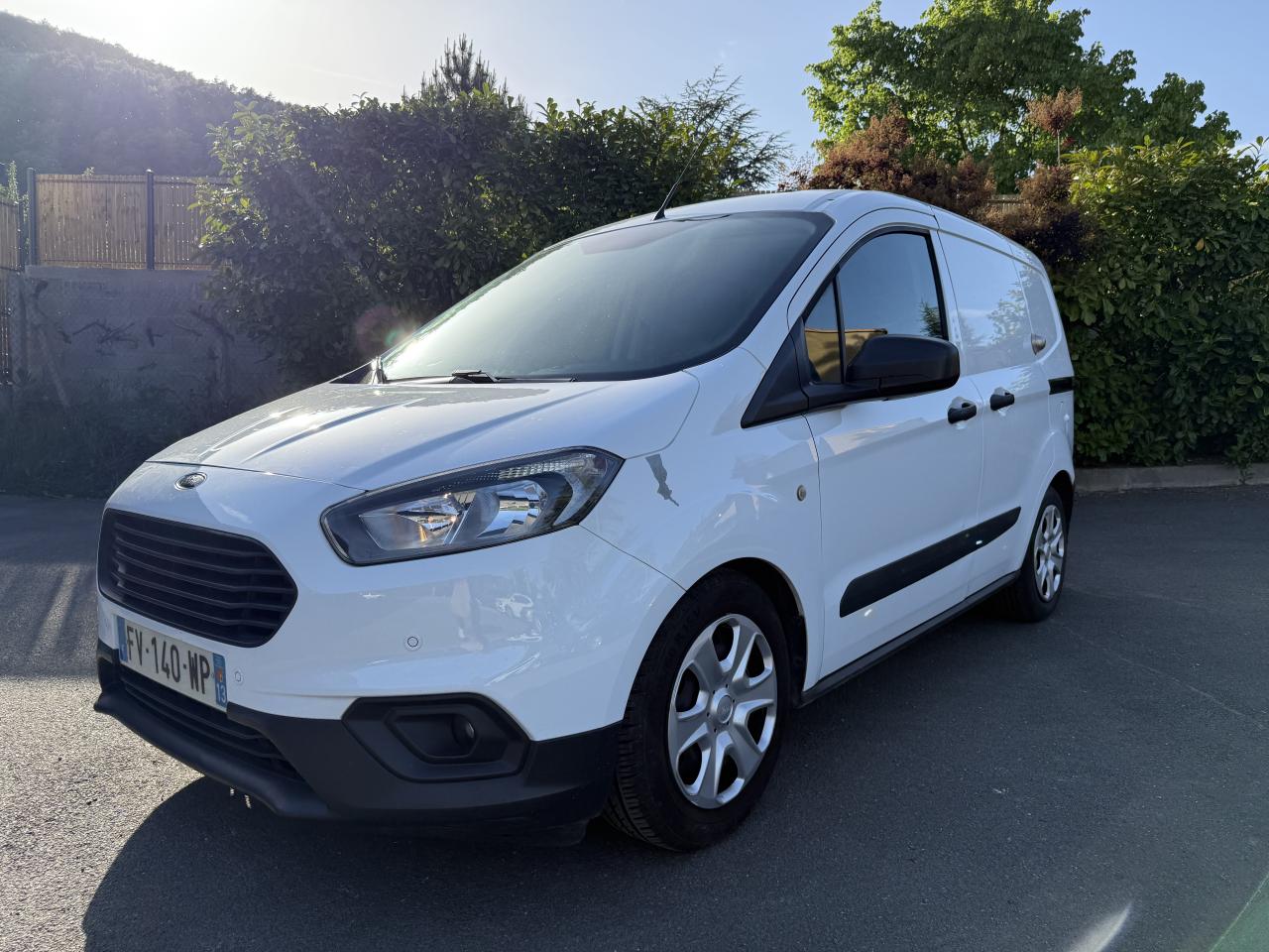 FORD TRANSIT COURIER/TOURNEO COURIER Transit Courier 1.5 TDCi - 75 S&S TRANSIT COURIER FOURGON Ambiente PHASE 2