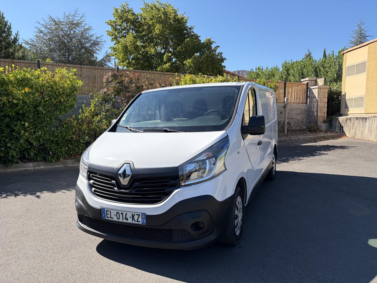 RENAULT TRAFIC