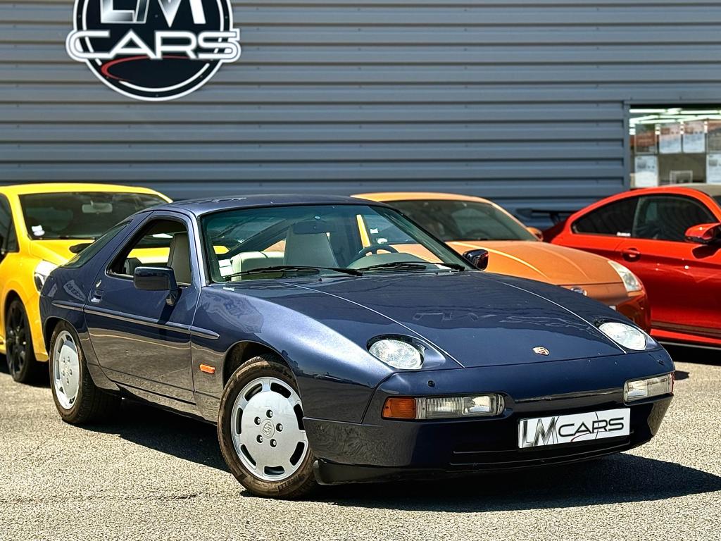 PORSCHE 928