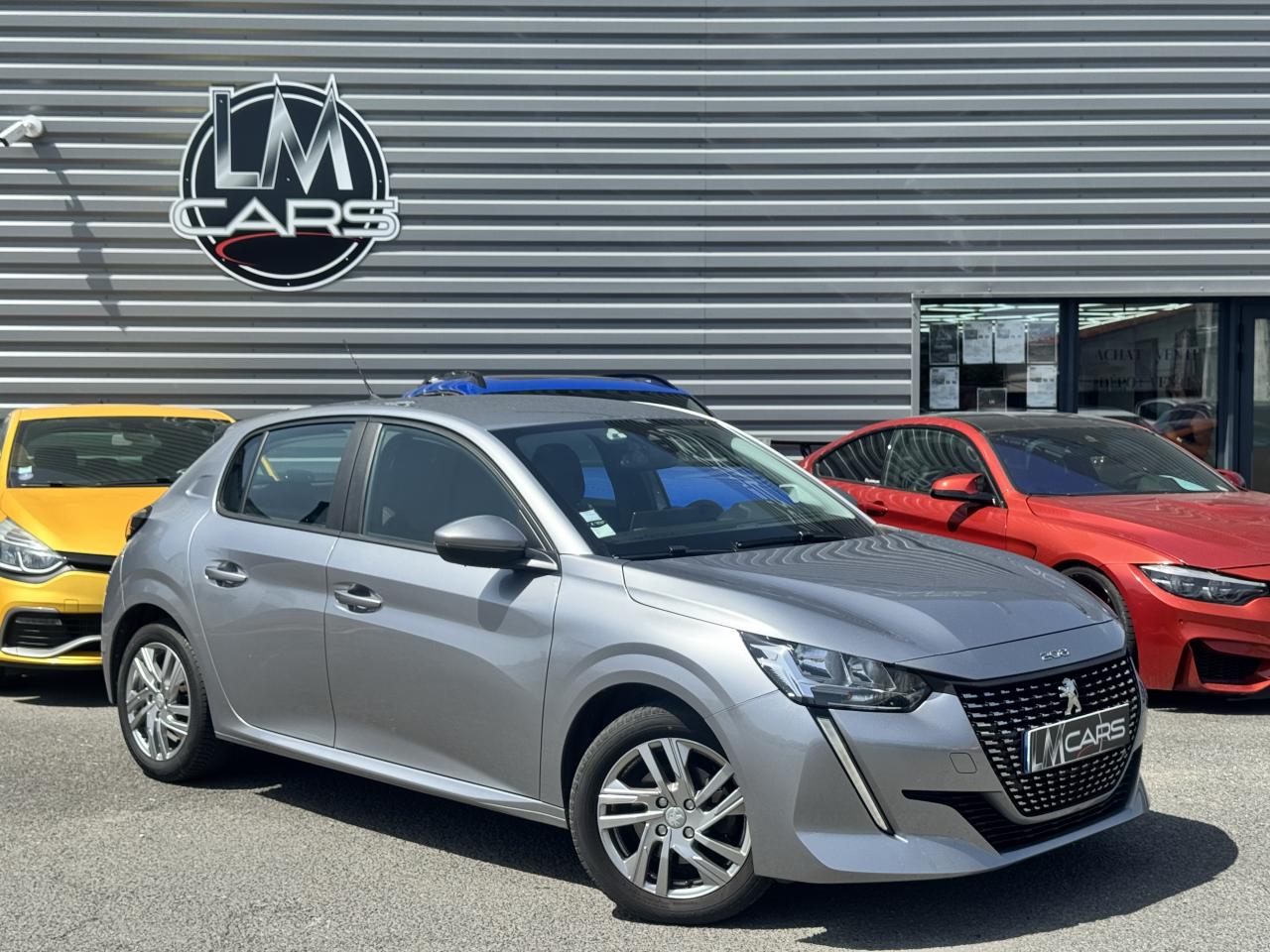 PEUGEOT 208