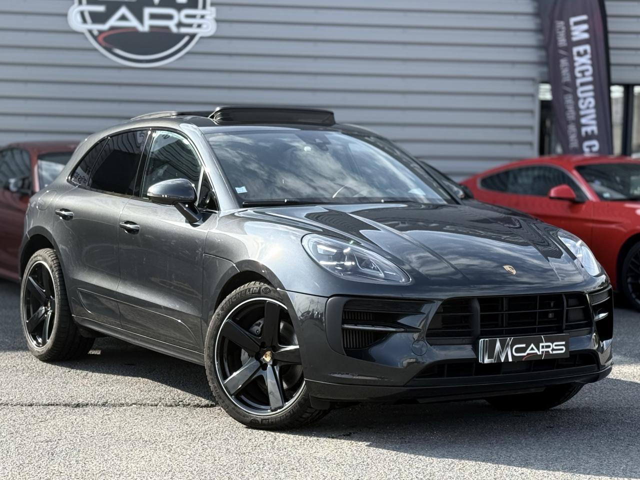 PORSCHE MACAN