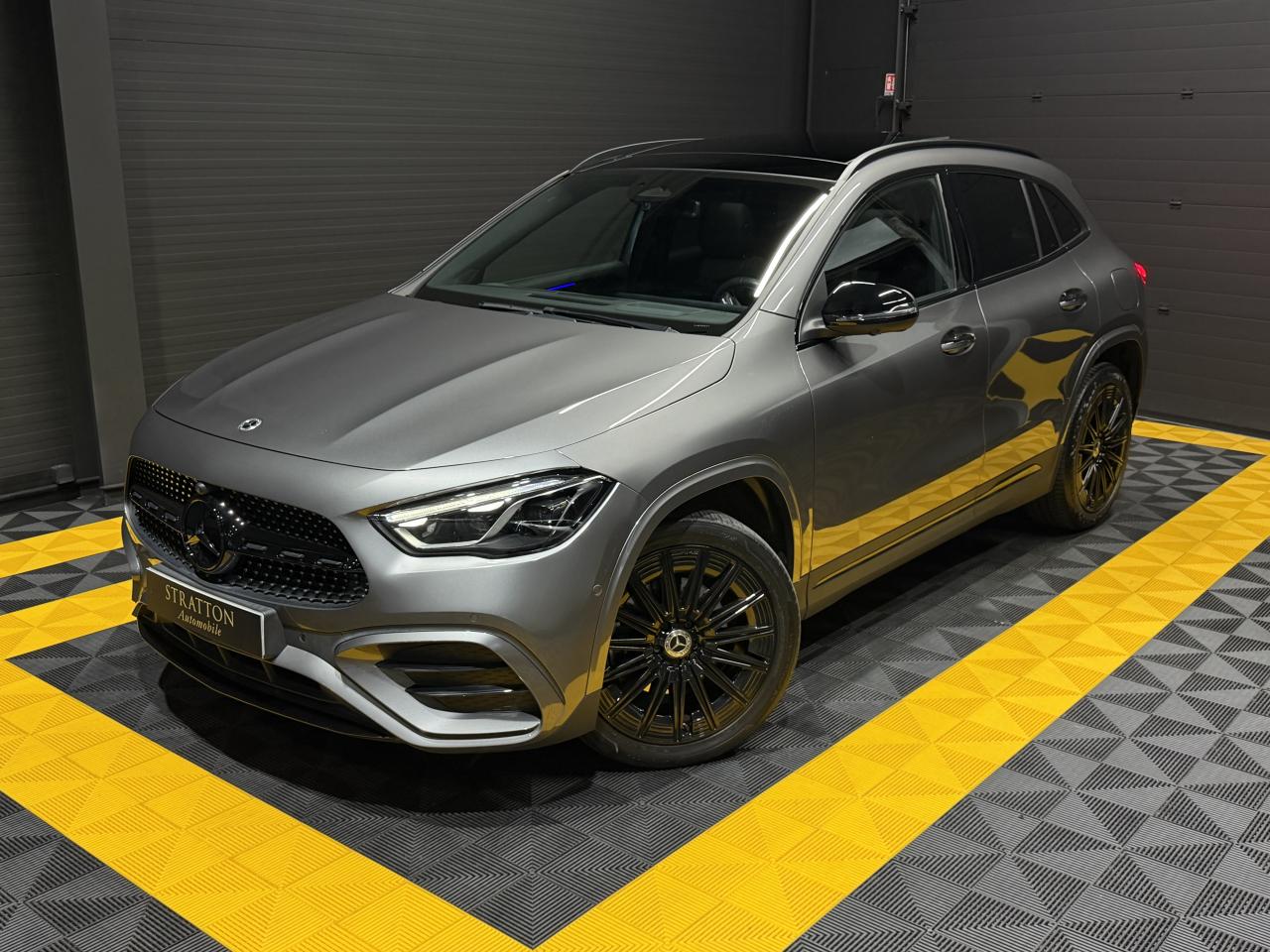 MERCEDES CLASSE GLA 250e AMG LINE 218 cv hybride - FULL / PACK PREMIUM PLUS / TOIT PANO / JANTES 20 ( GLA250e 250 e )