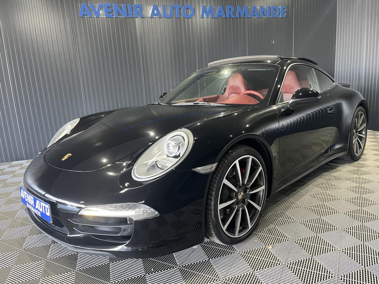 PORSCHE 911