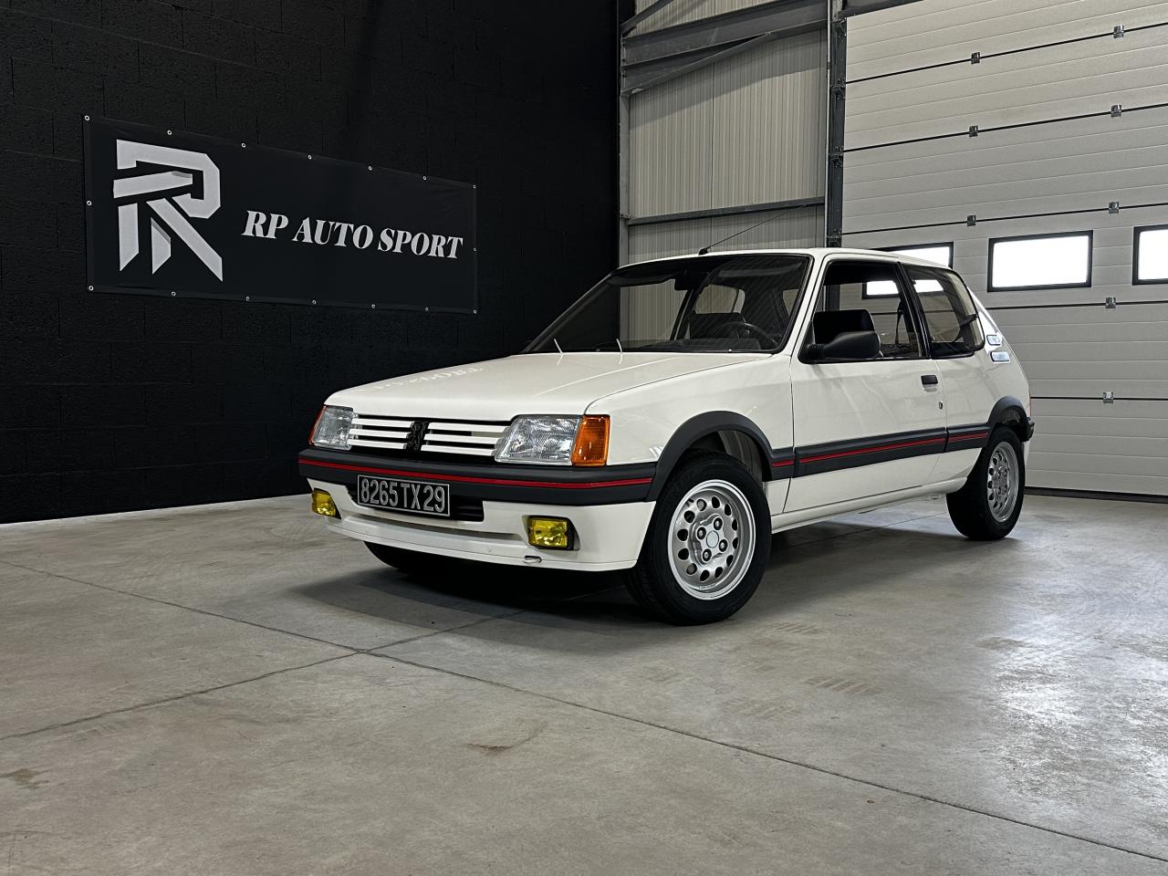 PEUGEOT 205