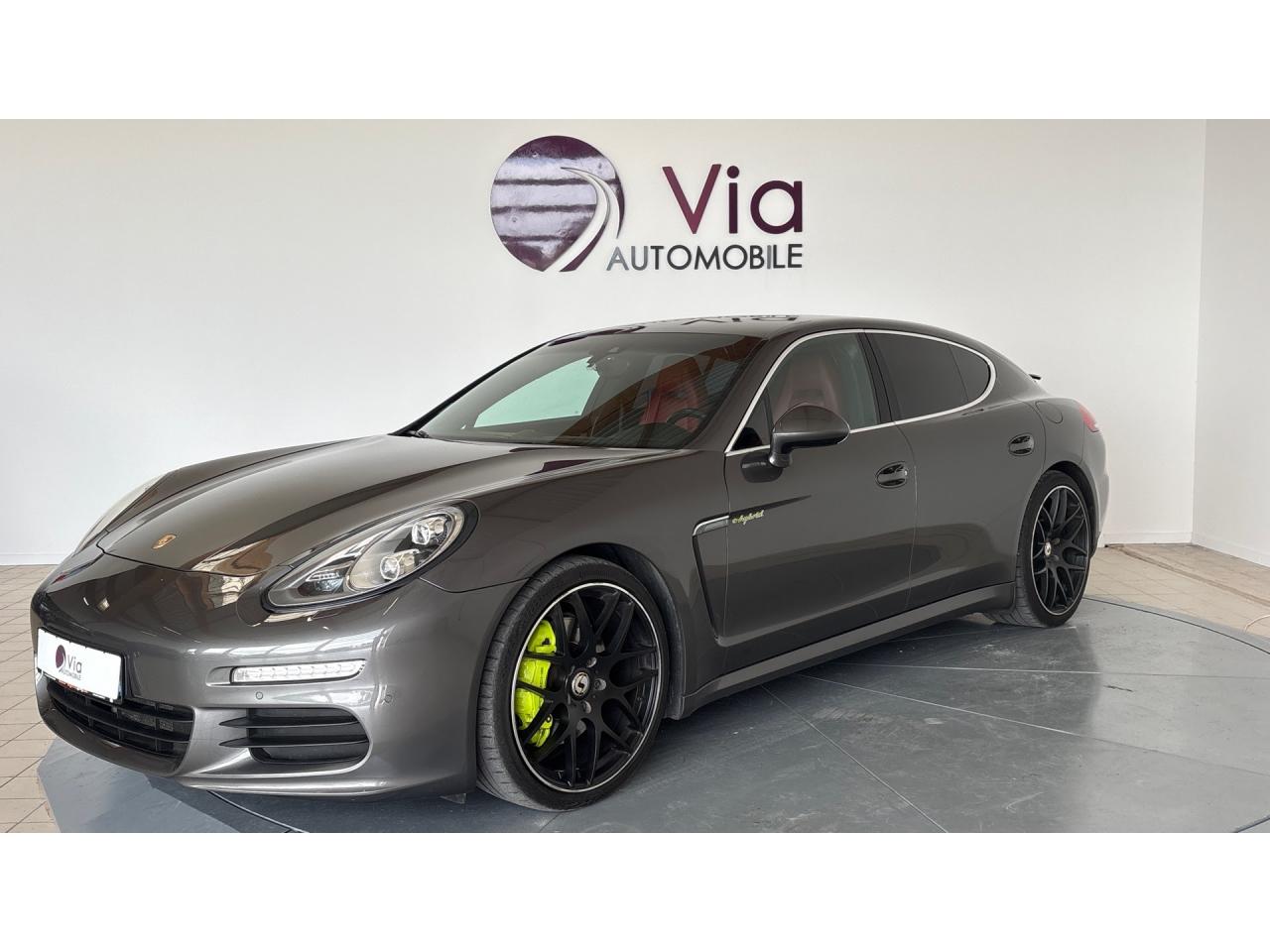 PORSCHE PANAMERA