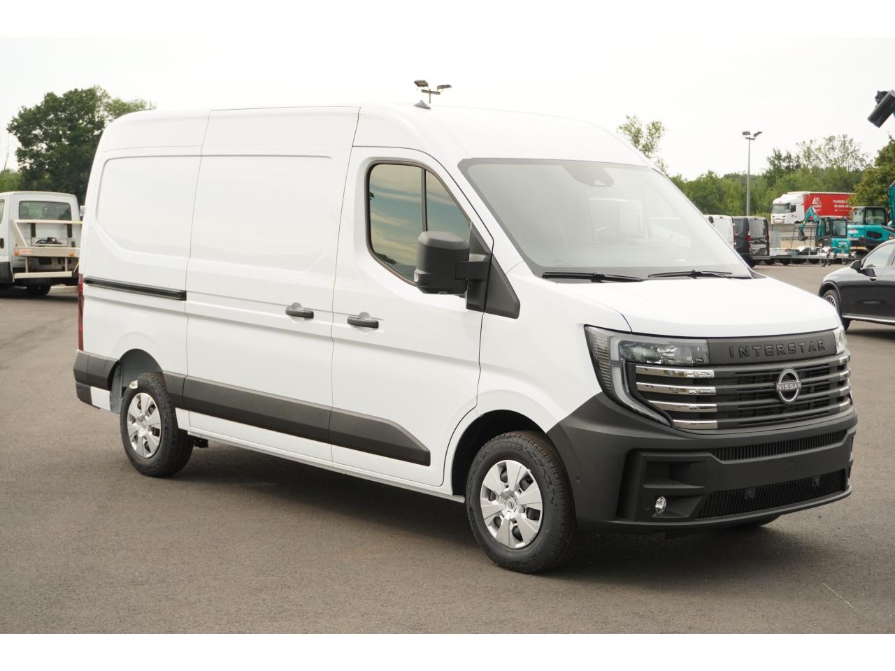 NISSAN INTERSTAR