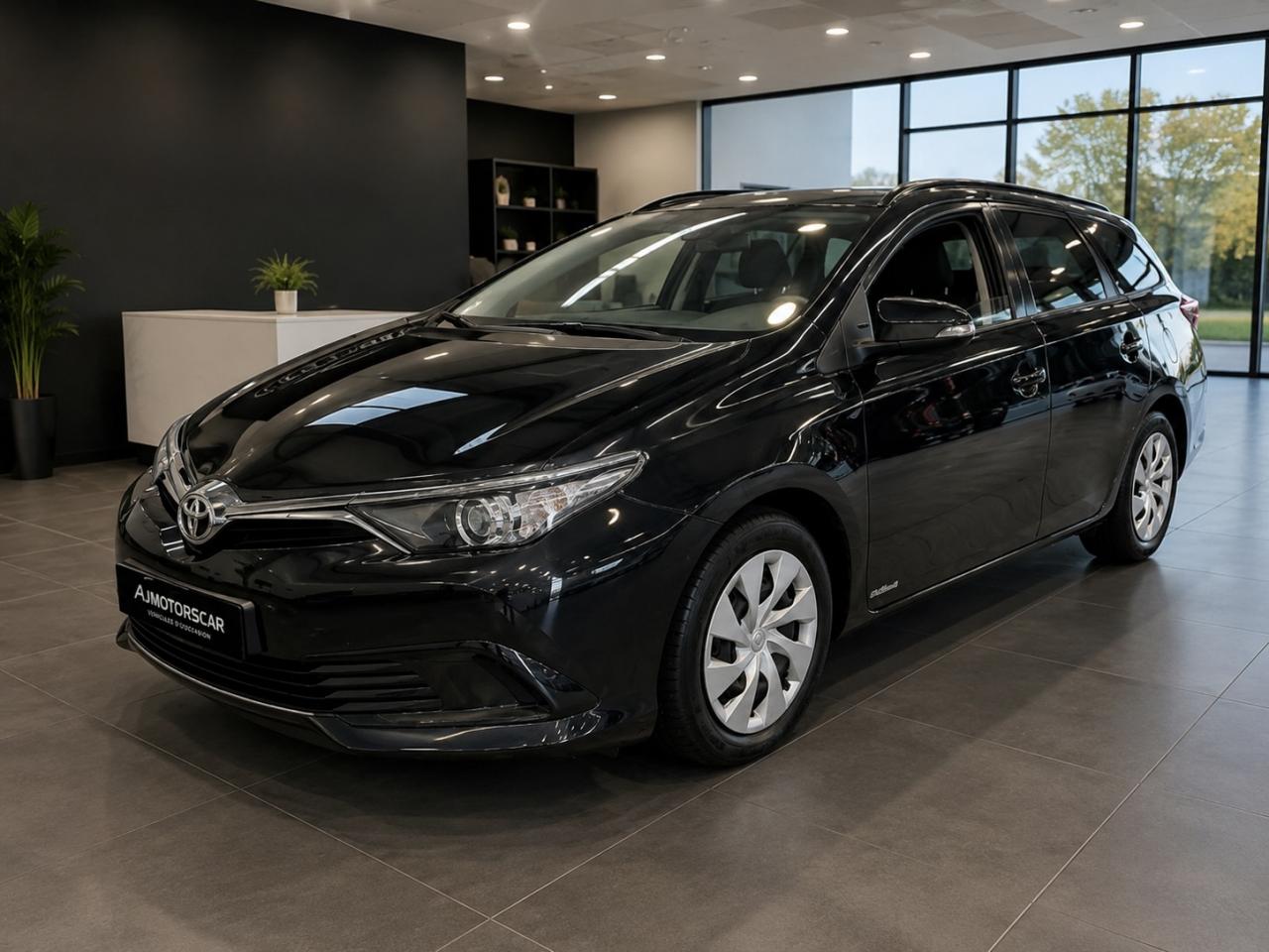 TOYOTA AURIS Touring Sports 100Ch VVT-i  - Attelage