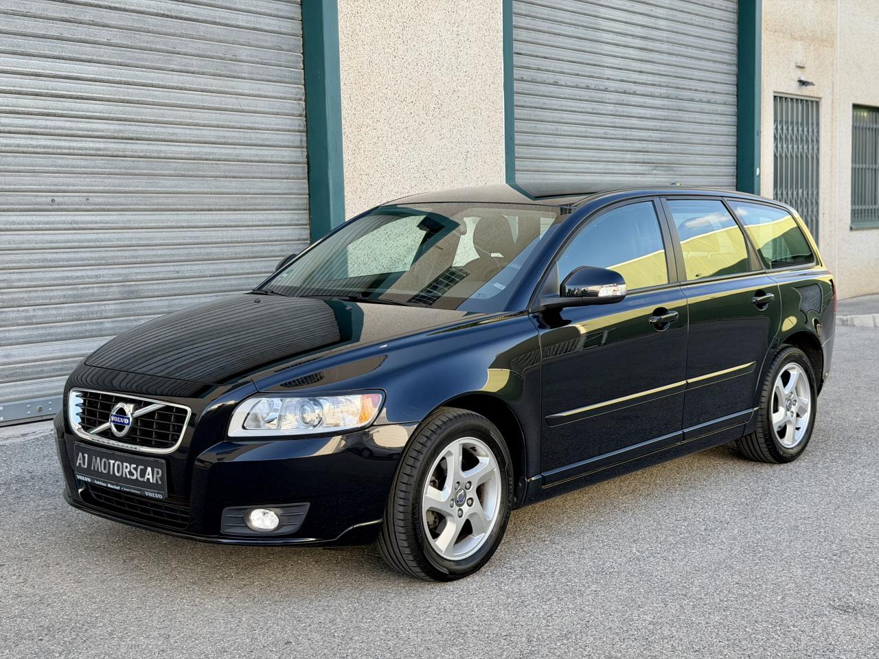 VOLVO V50